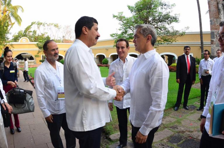 Se va Corral a la Conago; se perfila Mancera como nuevo presidente