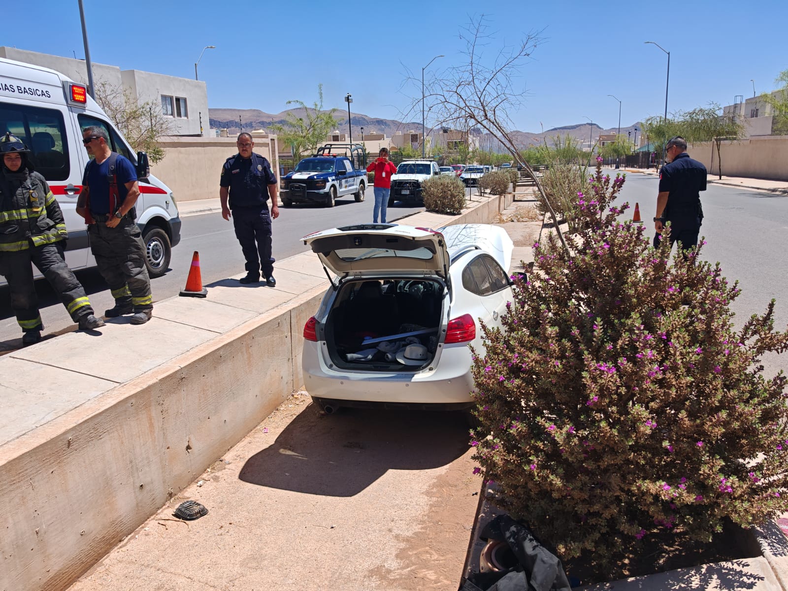 Ebrio pierde control de su camioneta y cae a canal - Noticias de ...