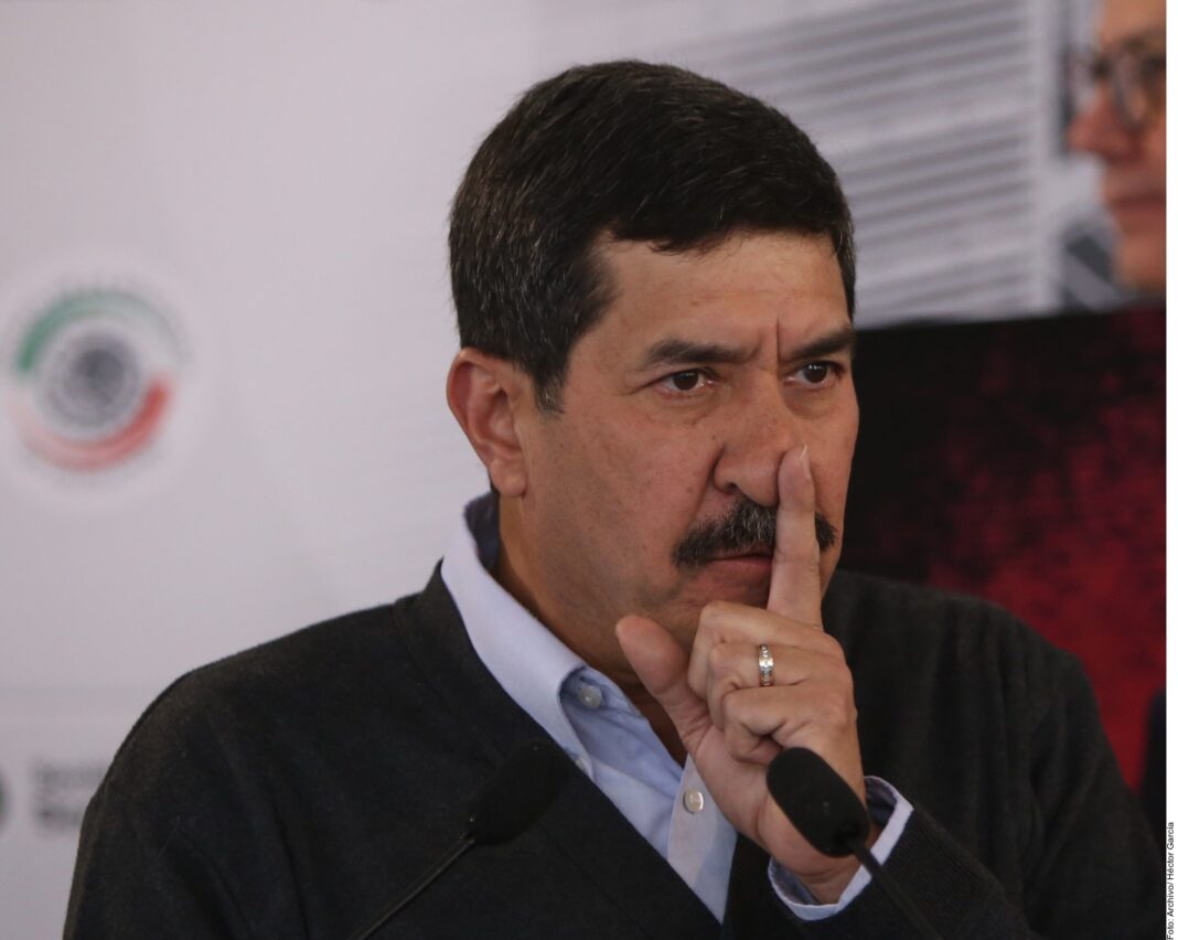 acusan-a-corral-de-desviar-98-2342522