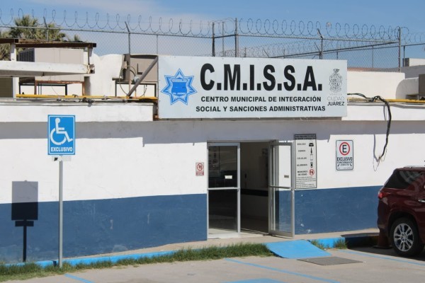 middle-cmissa-eeqfe6yxv-ovX0EPUxX